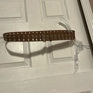 RUE 21 BROWN JUNIORS L/XL GROMMET BELT